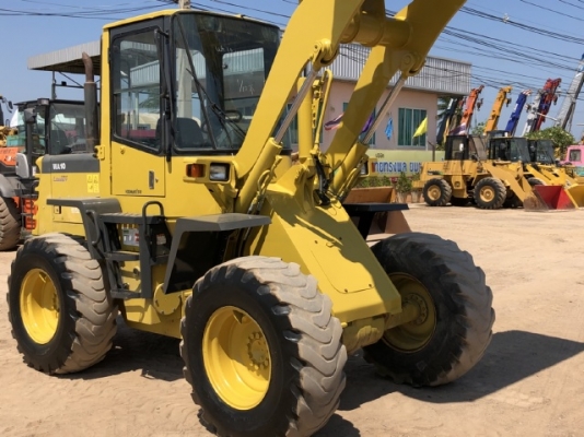 ขายรถตักล้อยาง KOMATSU WA100-3 นำเข้าเองจากญี่ปุ่น สภาพสวยพร้อมใช้ มีVDOการทำงานครับ ขายรถตักล้อยาง KOMATSU WA100-3 นำเข้าเองจากญี่ปุ่น สภาพสวยพร้อมใช้ มีVDOการทำงานครับ