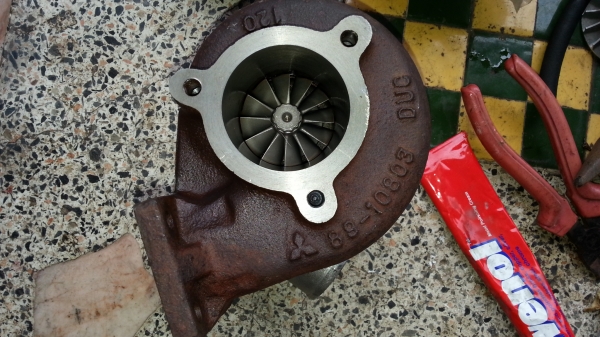 ขาย เทอร์โบ td04h แม็คโคร เก่า ญี่ปุ่น ถอด ล้าง ทำความสะอาดแล้ว 9,500