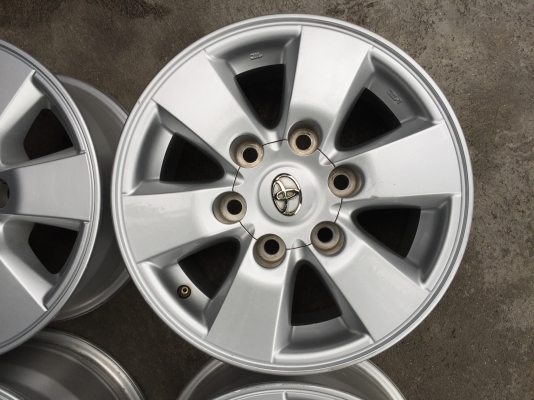 ล้อโตโยต้า ขอบ15+น๊อตเดิม ชุด4วง4500บ.ล้อไม่เบียดบิ่น สีเดิมสวยงามมากๆ สนใจโทร0879050181.ส่งได้ทั่วไทยครับ