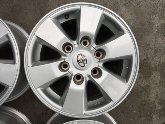 ล้อโตโยต้า ขอบ15+น๊อตเดิม ชุด4วง4500บ.ล้อไม่เบียดบิ่น สีเดิมสวยงามมากๆ สนใจโทร0879050181.ส่งได้ทั่วไทยครับ