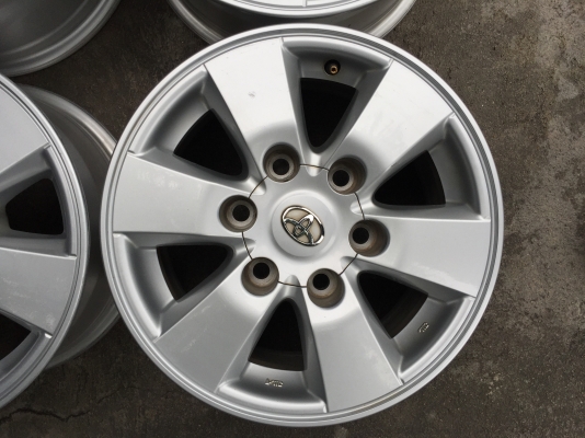 ล้อโตโยต้า ขอบ15+น๊อตเดิม ชุด4วง4500บ.ล้อไม่เบียดบิ่น สีเดิมสวยงามมากๆ สนใจโทร0879050181.ส่งได้ทั่วไทยครับ