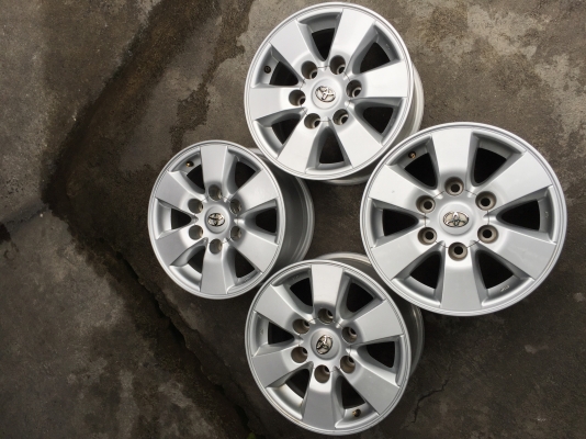 ล้อโตโยต้า ขอบ15+น๊อตเดิม ชุด4วง4500บ.ล้อไม่เบียดบิ่น สีเดิมสวยงามมากๆ สนใจโทร0879050181.ส่งได้ทั่วไทยครับ