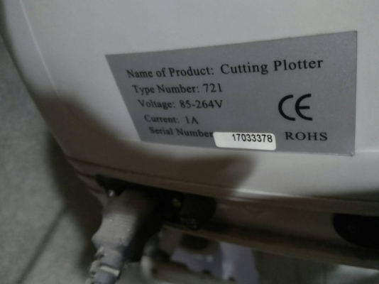 เครื่องตัดสติกเกอร์ ขนาด 63 cm. เครื่องตัดสติกเกอร์ ขนาด 63 cm.