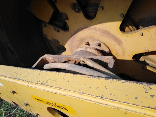 ขายรถบด CAT CS563 สภาพพร้อมไช้เอกสารทะเบียน