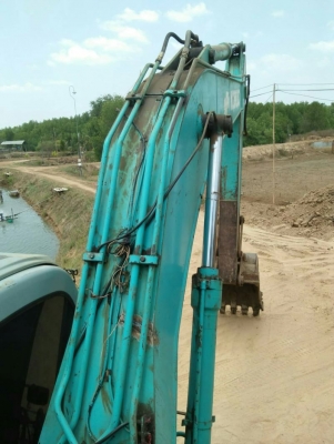 มี VDO ให้ชม.KOBELCO SK200-6YN10 เอวเปลี่ยนใหม่ช่วงซ่อมมา300,000กว่าบาทเอกสารอินวอย