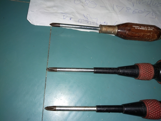ขายไขควงแฉกชุด3ด้ามVESSSEL MADE IN JAPAN. มือสองจากเจแปน ขายไขควงแฉกชุด3ด้ามVESSSEL MADE IN JAPAN. มือสองจากเจแปน