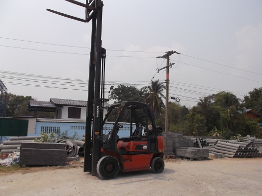 ขายรถฟอร์คลิฟต์ NISSAN 2.5 TON ยกได้สูง 4.80 ม. ใช้แก๊ส