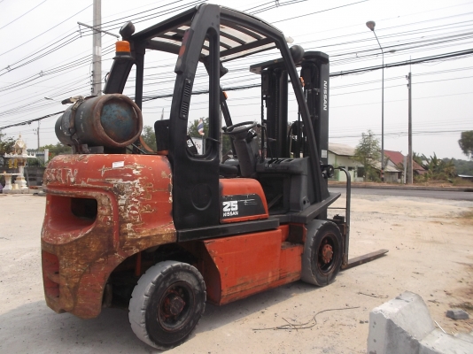 ขายรถฟอร์คลิฟต์ NISSAN 2.5 TON ยกได้สูง 4.80 ม. ใช้แก๊ส