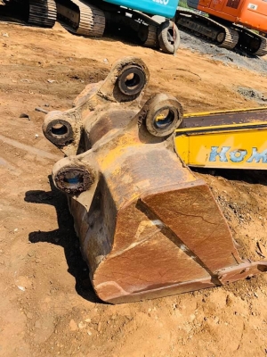 ขายค่ะ!! บุ้งกี๋..ถอดจากรถสำหรับใส่รถขุด 200 สภาพสวยๆๆ ค่ะ