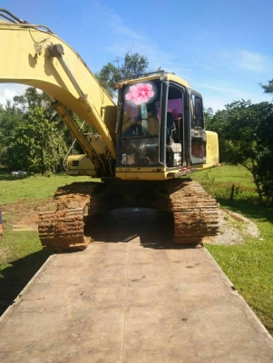 ขายรถแบคโฮ KOMATSU PC200-6 ระบบไฟเต็ม ไม่มีเอกสาร มีระบบหัวกระแทก ราคา 700000