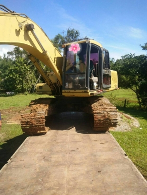ขายรถแบคโฮ KOMATSU PC200-6 ระบบไฟเต็ม ไม่มีเอกสาร มีระบบหัวกระแทก ราคา 700000