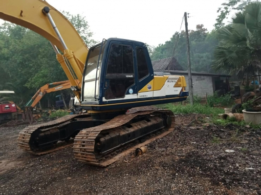 ขายรถแบคโฮ KOBELCO SK200-/// ราคา 580000