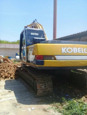 มี VDO ให้ชม.รถแบคโฮ KOBELCO SK200-/// ราคา 580000