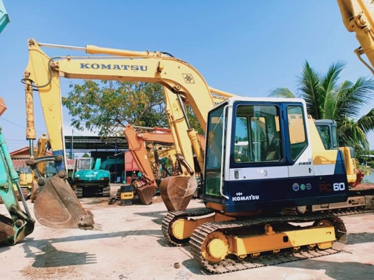 ขายจ้า.KOMATSU PC60-6 เก่านอกแท้  สภาพสวย ใช้งานมาน้อย ลองระบบกันได้ทุกวัน โทร 089-3818694 จ๊อย