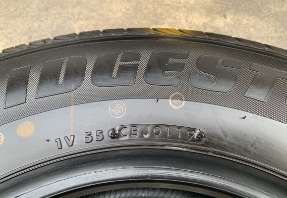 ยางใหม่ป้ายแดง 195-15 Bridgestone ปี 19 ตุ่มเป้ง เส้นสีชัด