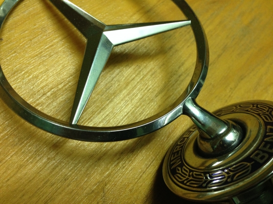 โลโก้เบนซ์ ดาวลอย ฝากระโปรง w210 ตากลม โลโก้เบนซ์ ดาวลอย ฝากระโปรง w210 ตากลม