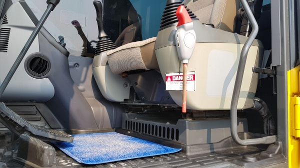 ขายด่วน!! Komatsu PC200-8MO ไมล์ 8300 สภาพสวยๆค่ะ