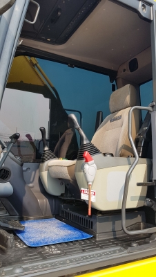 ขายด่วน!! Komatsu PC200-8MO ไมล์ 8300 สภาพสวยๆค่ะ