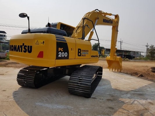 ขายด่วน!! Komatsu PC200-8MO ไมล์ 8300 สภาพสวยๆค่ะ