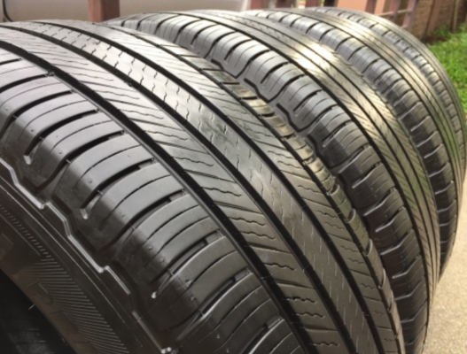 ยาง Michelin 265 65 17 กลางปี18 ดอกเต็ม ไม่มีปะ เนื้อนิ่มๆ ใช้ยาว ราคาไม่แพง ยาง Michelin 265 65 17 กลางปี18 ดอกเต็ม ไม่มีปะ เนื้อนิ่มๆ ใช้ยาว ราคาไม่แพง