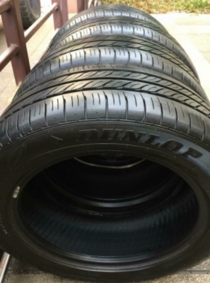 ยาง​ Dunlop​ 205 55 16 กลางปี18 ดอกเต็ม ไม่มี​ปะ​ ใช้ยาว ราคา​ไม่​แพง​