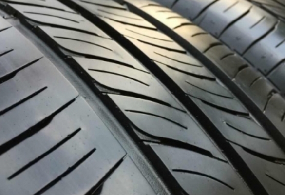 ยาง Dunlop 205 55 16 กลางปี18 ดอกเต็ม ไม่มีปะ ใช้ยาว ราคาไม่แพง ยาง Dunlop 205 55 16 กลางปี18 ดอกเต็ม ไม่มีปะ ใช้ยาว ราคาไม่แพง