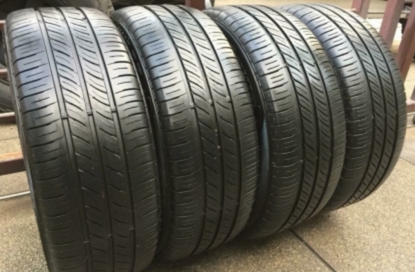 ยาง Dunlop 205 55 16 กลางปี18 ดอกเต็ม ไม่มีปะ ใช้ยาว ราคาไม่แพง ยาง Dunlop 205 55 16 กลางปี18 ดอกเต็ม ไม่มีปะ ใช้ยาว ราคาไม่แพง