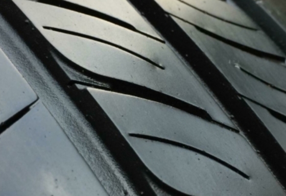 ยาง​ Dunlop​ 205 55 16 กลางปี18 ดอกเต็ม ไม่มี​ปะ​ ใช้ยาว ราคา​ไม่​แพง​