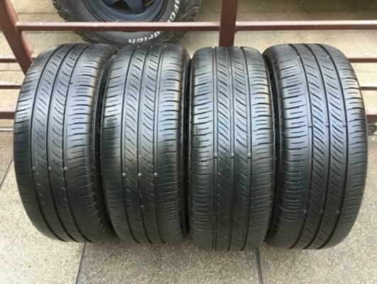 ยาง​ Dunlop​ 205 55 16 กลางปี18 ดอกเต็ม ไม่มี​ปะ​ ใช้ยาว ราคา​ไม่​แพง​
