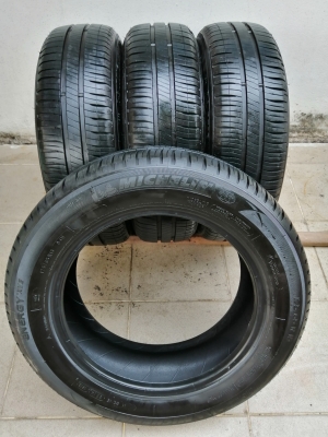 ยาง​ Michelin​ 175​ 65 15 ปี18 ดอกเต็ม ​ไม่มี​ปะ​ เนื้อ​นิ่ม​ๆ​ ใช้ยาว ราคาไม่​แพง​
