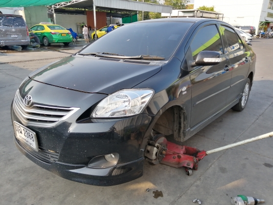 ยาง​ BF​ Goodrich​ 185​ 60 15 ปี18 ดอกเต็ม ​ไม่มี​ปะ​ เนื้อ​นิ่ม​ๆ​ ใช้ยาว ราคาไม่​แพง​