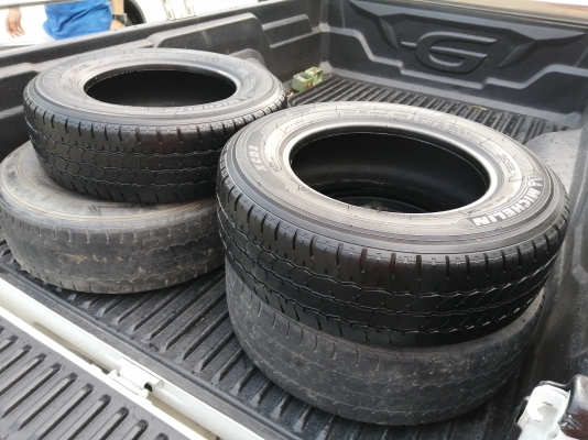ยาง​ Michelin​ XCD2 205 70 15 กลางปี18 ดอกเต็ม ​ไม่มี​ปะ​ เนื้อ​นิ่ม​ๆ​ ใช้ยาว ราคาไม่​แพง​