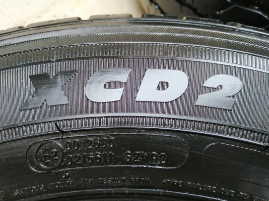 ยาง​ Michelin​ XCD2 205 70 15 กลางปี18 ดอกเต็ม ​ไม่มี​ปะ​ เนื้อ​นิ่ม​ๆ​ ใช้ยาว ราคาไม่​แพง​