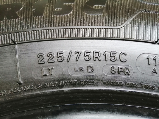 ยาง​ Michelin​ XCD2 225 75 15 ปี18 ดอกเยอะ ใช้ยาว ราคาไม่​แพง​