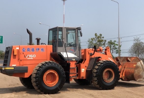 ขายรถตักล้อยาง HITACHI LX160-7 (TCM L32-3) นำเข้าเองจากญี่ปุ่น สภาพสวยพร้อมใช้ มีVDOการทำงานครับ ขายรถตักล้อยาง HITACHI LX160-7 (TCM L32-3) นำเข้าเองจากญี่ปุ่น สภาพสวยพร้อมใช้ มีVDOการทำงานครับ