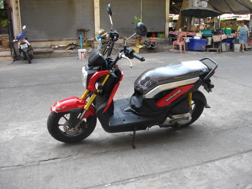 ขาย Honda Zoomer X ล้อแม็ก หัวฉีด ไมล์5000โล สวยสด เครื่องเดิมดีเยี่ยม ราคา 24500 บาท