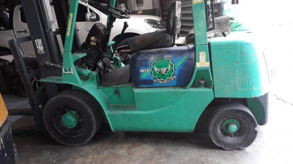 โฟคลิฟ Mitsubishi เบนซิล 4G63 คาบู ยก2.5ตัน งายาว