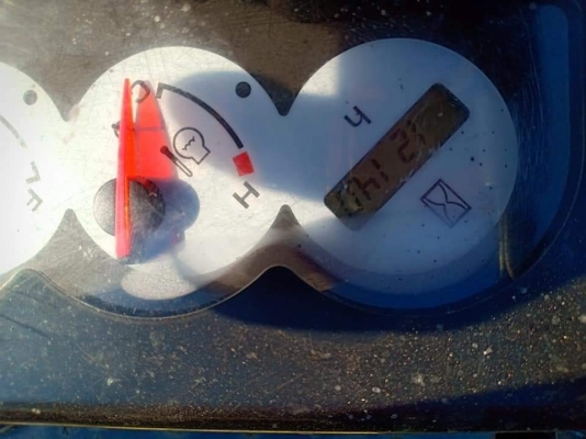 ขายจ้า.KOMATSU PC30MR-2 เก่านอกแท้ เดิมๆๆ มีลายแย๊ก  1,xxxชั่วโมง สภาพสวย โทร 089-3818694 จ๊อย