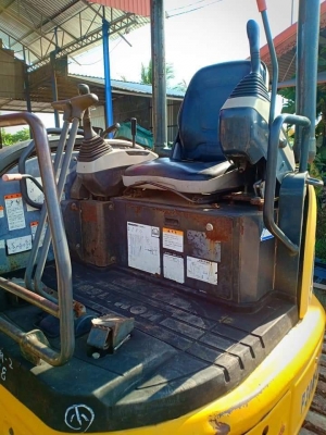 ขายจ้า.KOMATSU PC30MR-2 เก่านอกแท้ เดิมๆๆ มีลายแย๊ก  1,xxxชั่วโมง สภาพสวย โทร 089-3818694 จ๊อย