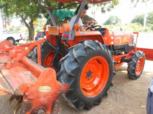 ปัญญาแทรคเตอร์มาแล้ว...จัดมาให้ครับ คูโบต้า L4508 พร้อมใบมีด โรตาลี่ ตราช้างทั้งหมดคับ จัดไป อ.ปางศิลาทองขอบคุณครับ