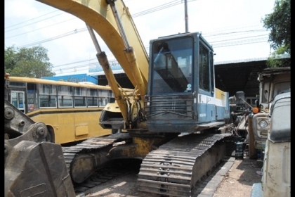 แมคโคร PC 200 รุ่น 3 สภาพสวยๆ