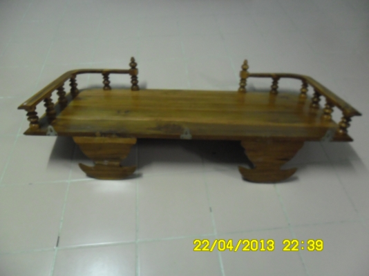 ขายหิ้งพระไม้สักเป็นของใหม่ 100\%  ขนาดประมาณ 50 * 100 ซ.ม