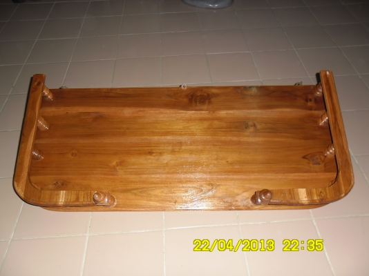 ขายหิ้งพระไม้สักเป็นของใหม่ 100\%  ขนาดประมาณ 50 * 100 ซ.ม