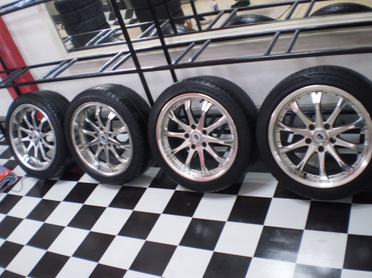 ขายแม็กขอบ17 พร้อมยาง