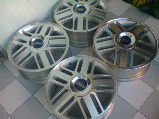 ขายล้อแม็กFORD FOCUSสภาพสวย4วง