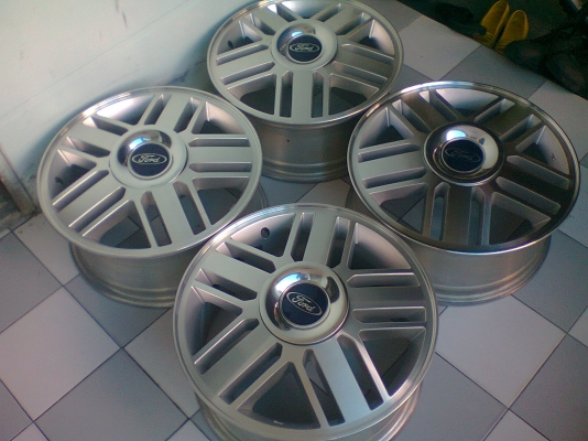 ขายล้อแม็กFORD FOCUSสภาพสวย4วง