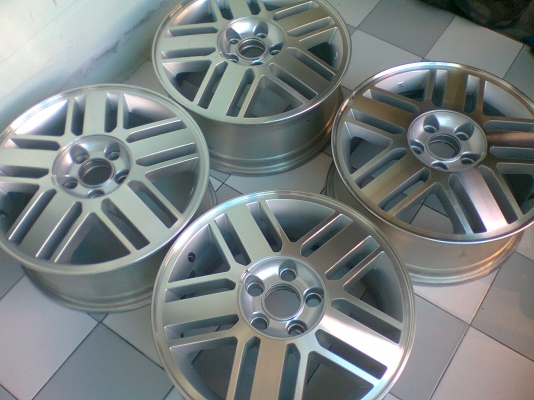 ขายล้อแม็กFORD FOCUSสภาพสวย4วง