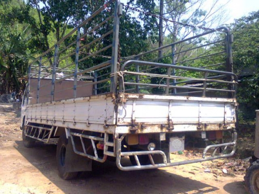 6 ล้อ ISUZU NQR 175 แรงม้า รถห้างแท้ ยาว 5.50 เมตร ปี 49