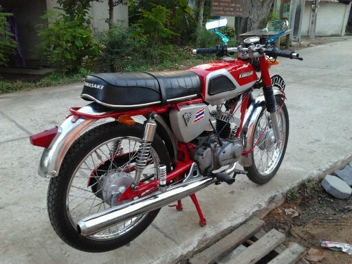 ขายคาวาซากิหายาก สวย สวย เครื่องดี ระบบไฟดี มีทะเบียน ไม่โอนสนไจโท0863314540