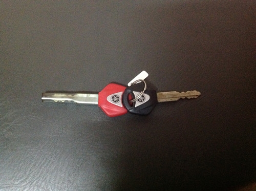 *** ขาย sr400 กุญแจชิฟ ปี 2005 กริ๊ปๆ ohm คอนหวัน 0858730704*** กุญแจชิฟ 2 ดอกครับ รถวิ่งมาแค่หมื่นกว่าโลเองครับ เดิมทุกเม็ด เครื่องมือครบ เอกสารอินวอยครับ ราคา 77000 บาท สนใจ 0858730704 ohm คอนหวัน